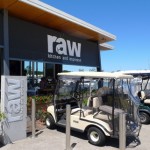 「RAW Kitchen & Espresso」でビジネスランチ